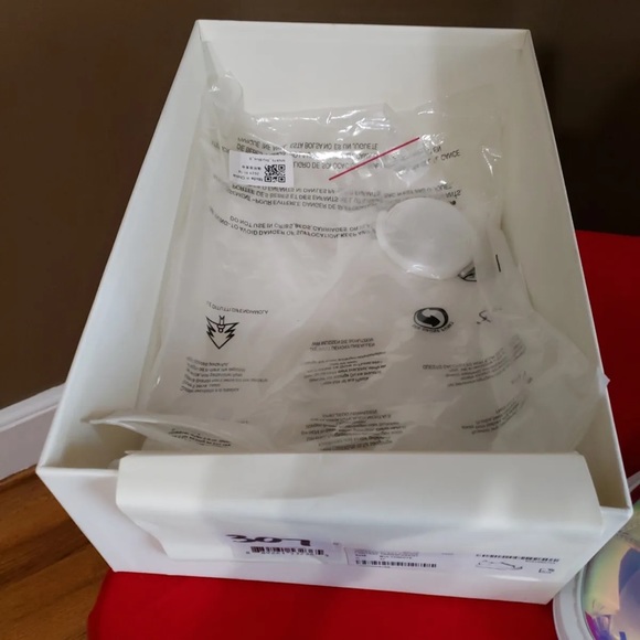 Alexander McQueen 100% Authentic sneakers transparent white iridescent Sz 7 37 - Picture 10 of 12